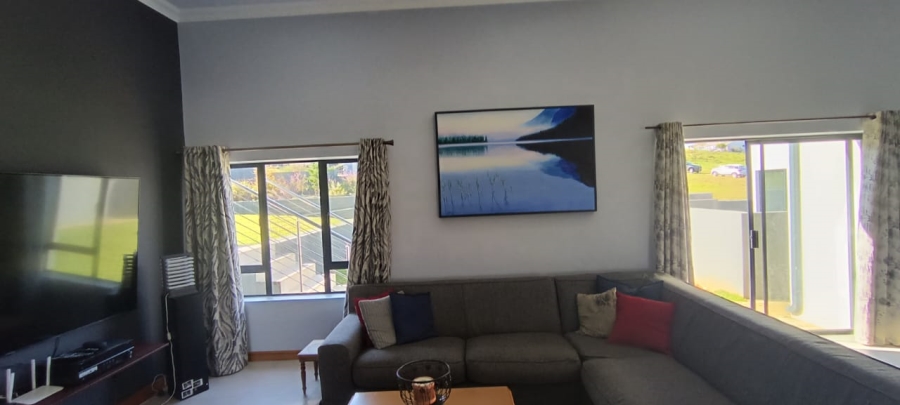 4 Bedroom Property for Sale in Outeniquasbosch Western Cape